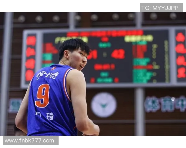 周琦在国际篮球舞台上的崛起与挑战：从青涩球员到顶尖中锋的成长历程